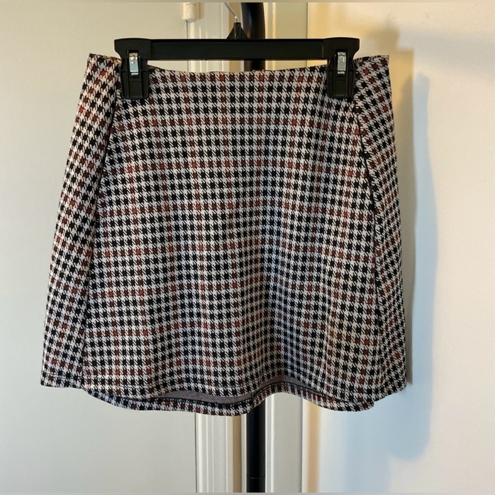 NWOT Altar'd State Stylish Houndstooth Front Pocket Mini Skirt - Size Small